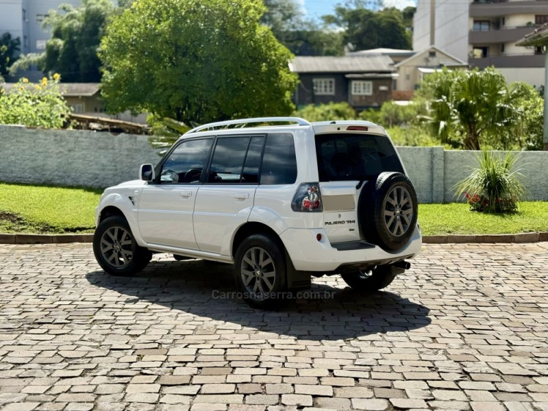 PAJERO TR4 2.0 4X2 16V GASOLINA 4P AUTOMÁTICO - 2013 - CAXIAS DO SUL
