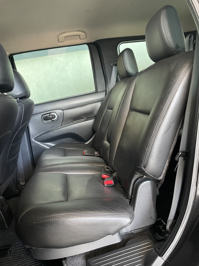 GRAND LIVINA 1.8 S 16V FLEX 4P MANUAL - 2012 - PAROBé