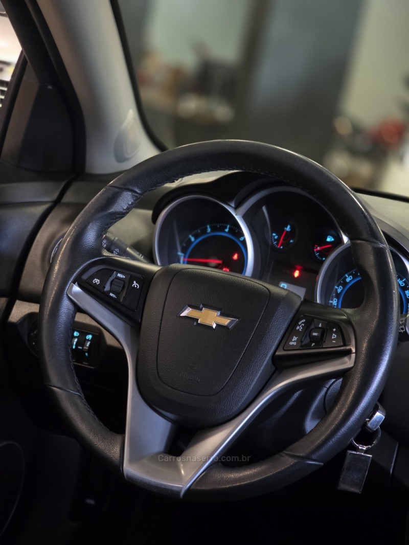 CRUZE 1.8 LT 16V FLEX 4P AUTOMÁTICO - 2013 - CAXIAS DO SUL