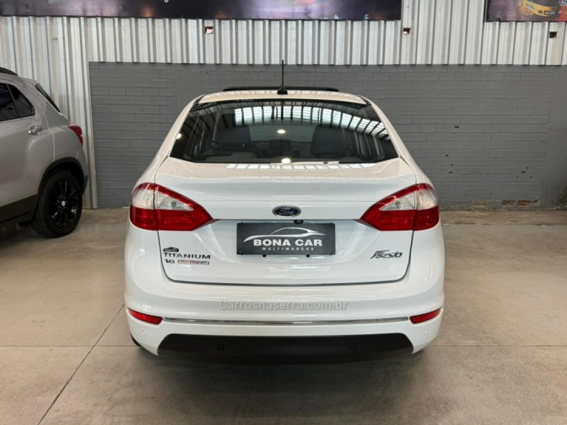 FIESTA 1.6 TITANIUM PLUS SEDAN 16V FLEX 4P AUTOMÁTICO - 2015 - CAXIAS DO SUL