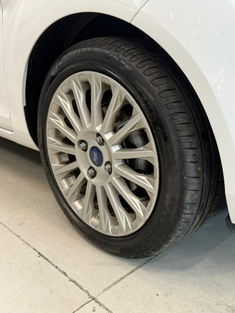 FIESTA 1.6 TITANIUM PLUS SEDAN 16V FLEX 4P AUTOMÁTICO - 2015 - CAXIAS DO SUL