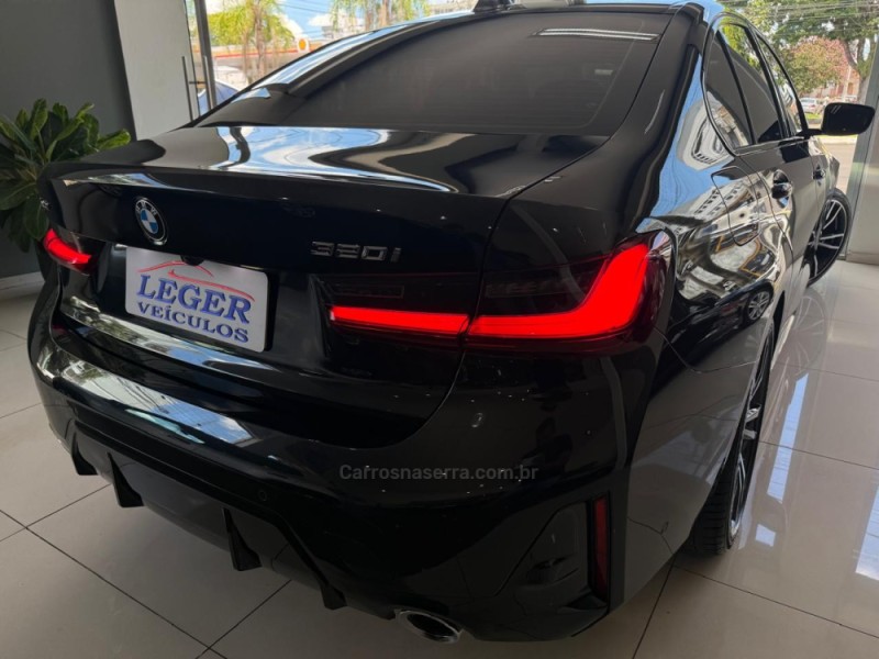 320I 2.0 M SPORT 16V TURBO ACTIVEFLEX 4P AUTOMÁTICO - 2024 - SãO LEOPOLDO