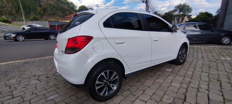 ONIX 1.4 MPFI LTZ 8V FLEX 4P MANUAL - 2016 - FARROUPILHA