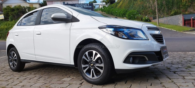 ONIX 1.4 MPFI LTZ 8V FLEX 4P MANUAL - 2016 - FARROUPILHA