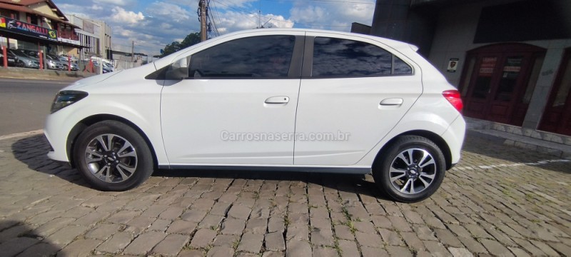 ONIX 1.4 MPFI LTZ 8V FLEX 4P MANUAL - 2016 - FARROUPILHA