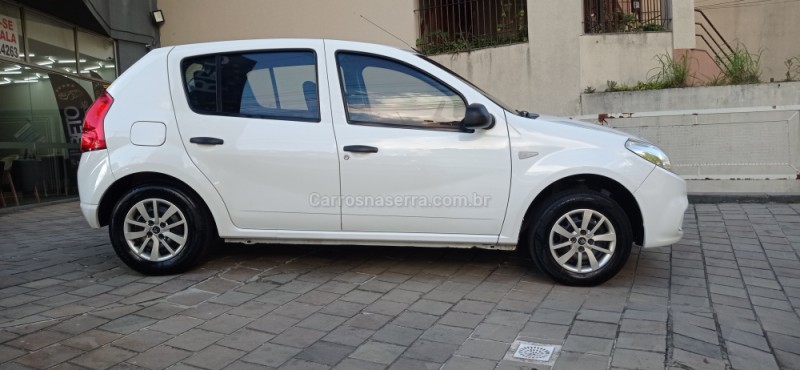 SANDERO 1.0 EXPRESSION 16V FLEX 4P MANUAL - 2013 - CAXIAS DO SUL