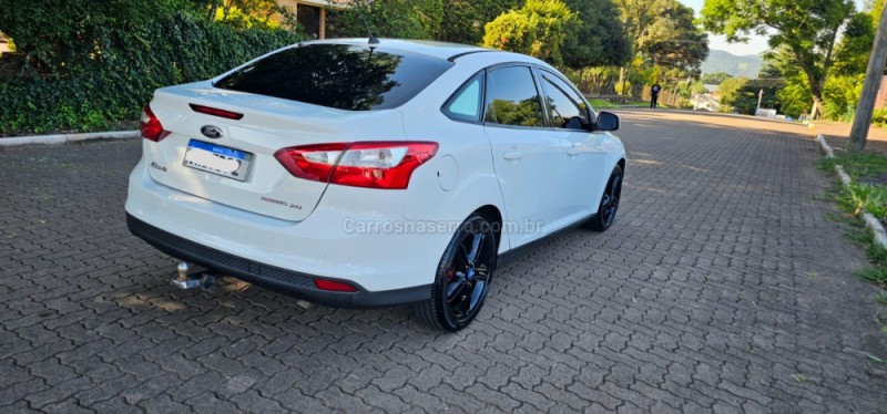 FOCUS 2.0 SE SEDAN 16V FLEX 4P AUTOMÁTICO - 2015 - IVOTI