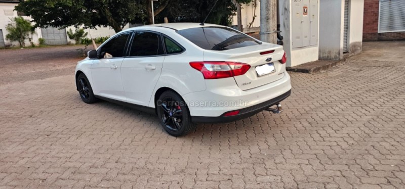 FOCUS 2.0 SE SEDAN 16V FLEX 4P AUTOMÁTICO - 2015 - IVOTI