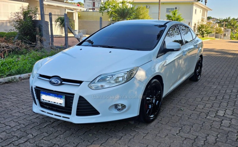 FOCUS 2.0 SE SEDAN 16V FLEX 4P AUTOMÁTICO - 2015 - IVOTI