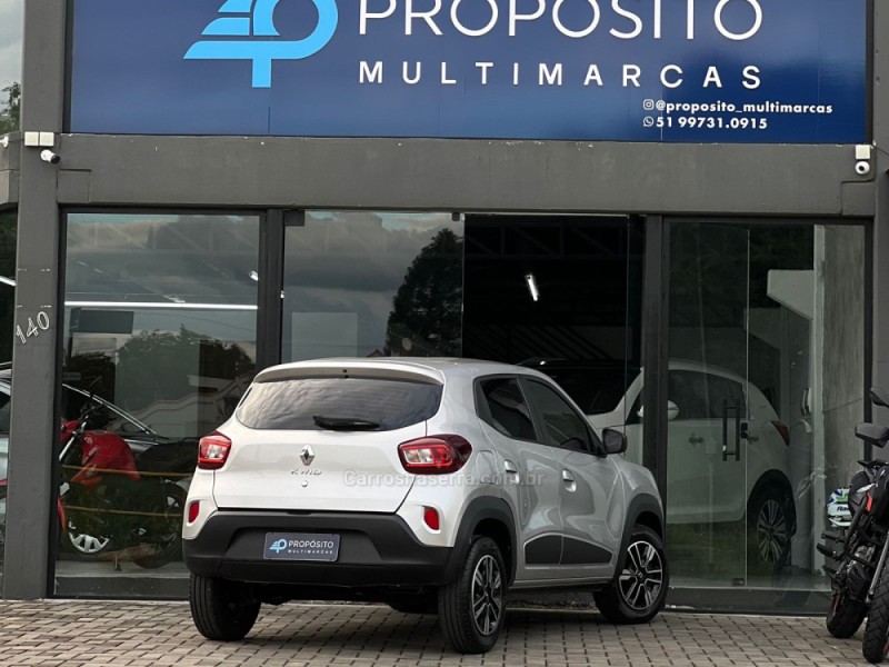 KWID 1.0 12V SCE FLEX INTENSE MANUAL - 2023 - ESTâNCIA VELHA