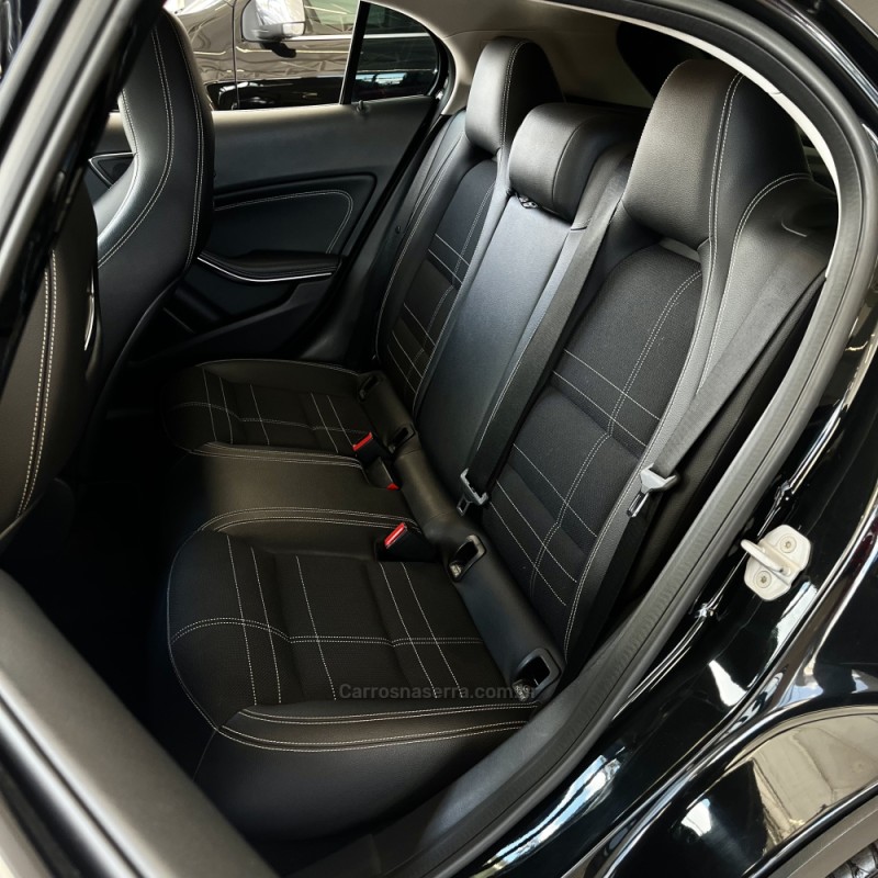 GLA 200 1.6 CGI ADVANCE 16V TURBO FLEX 4P AUTOMÁTICO - 2017 - VACARIA