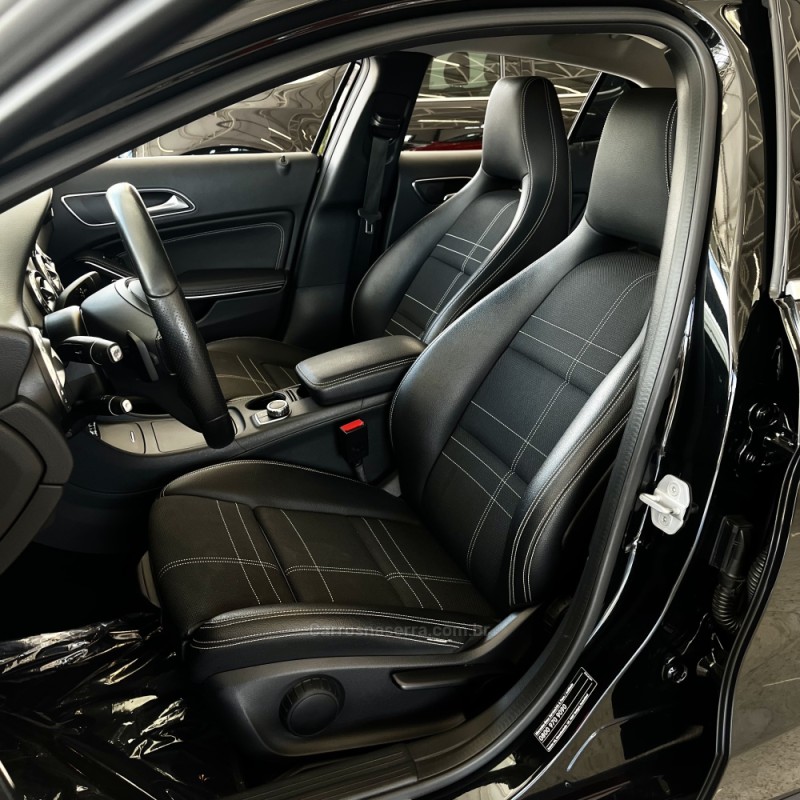 GLA 200 1.6 CGI ADVANCE 16V TURBO FLEX 4P AUTOMÁTICO - 2017 - VACARIA
