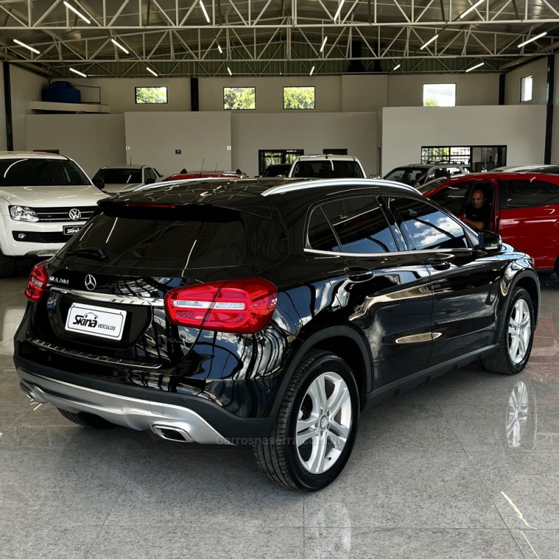 GLA 200 1.6 CGI ADVANCE 16V TURBO FLEX 4P AUTOMÁTICO - 2017 - VACARIA