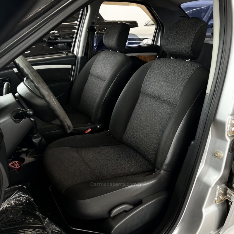 LOGAN 1.6 EXPRESSION 8V HI-FLEX 4P MANUAL - 2008 - VACARIA