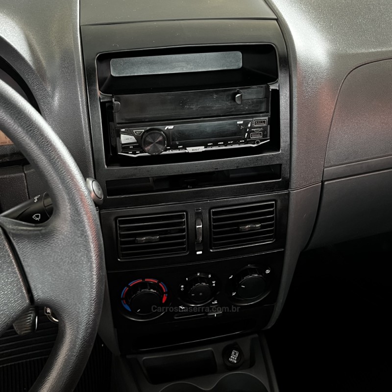 SIENA 1.0 MPI EL 8V FLEX 4P MANUAL - 2011 - VACARIA