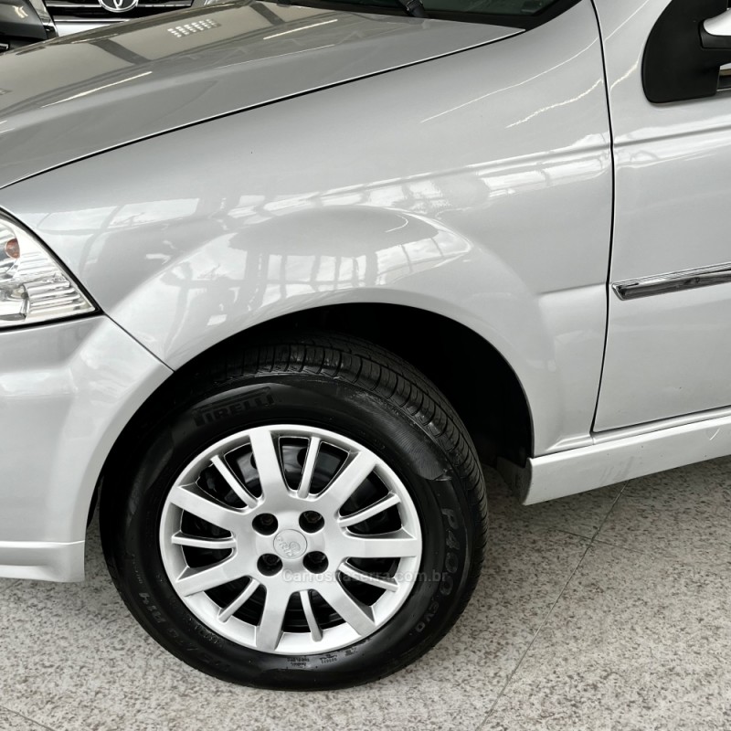 SIENA 1.0 MPI EL 8V FLEX 4P MANUAL - 2011 - VACARIA
