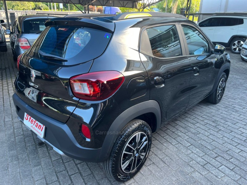 KWID 1.0 12V OUTSIDER FLEX 4P MANUAL - 2026 - FELIZ