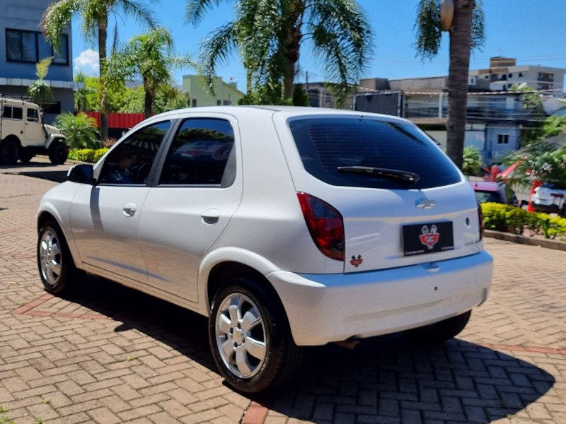CELTA 1.0 MPFI LT 8V FLEX 4P MANUAL - 2015 - TEUTôNIA