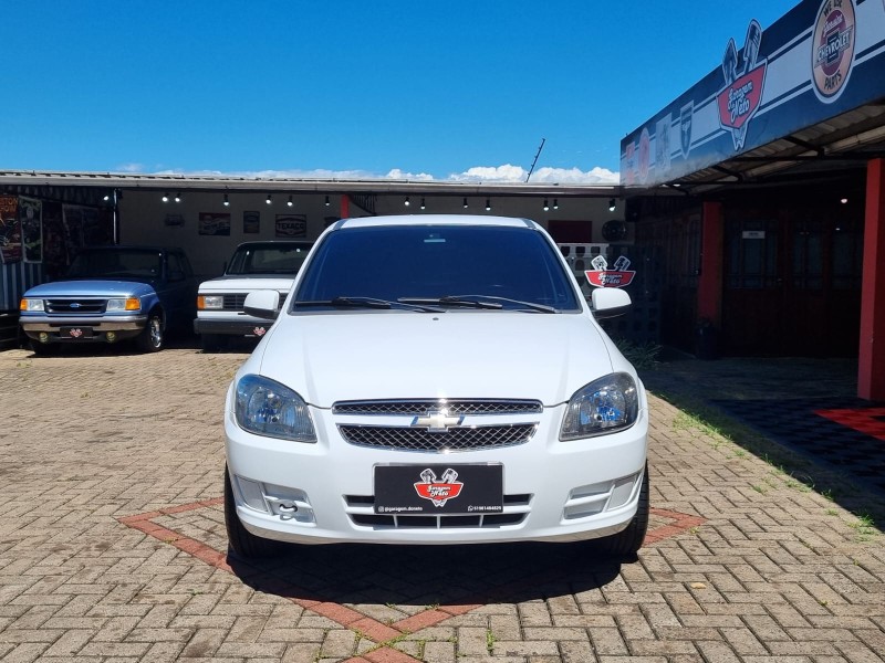 CELTA 1.0 MPFI LT 8V FLEX 4P MANUAL - 2015 - TEUTôNIA