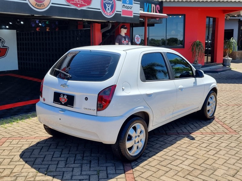 CELTA 1.0 MPFI LT 8V FLEX 4P MANUAL - 2015 - TEUTôNIA
