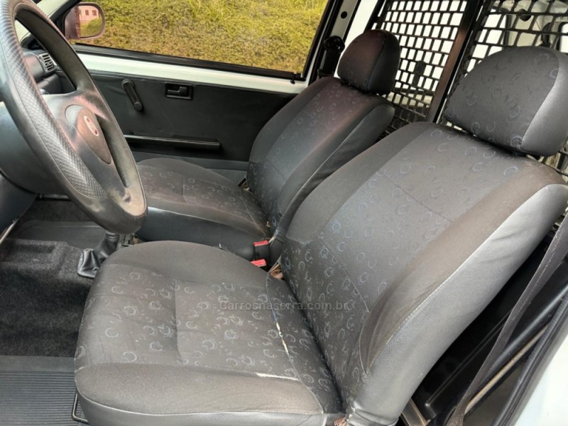 UNO 1.3 MPI FURGÃO 8V FLEX 2P MANUAL - 2013 - IVOTI