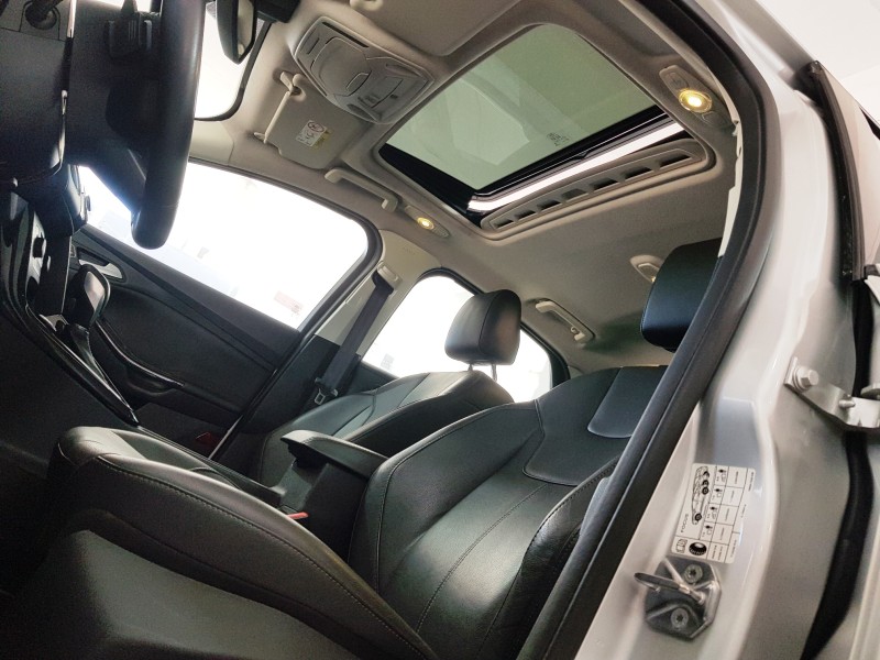 FOCUS 2.0 TITANIUM PLUS FASTBACK 16V FLEX 4P AUTOMÁTICO - 2016 - CAXIAS DO SUL