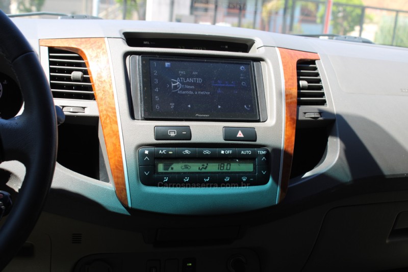 HILUX SW4 3.0 SRV 4X4 7 LUGARES 16V TURBO INTERCOOLER DIESEL 4P AUTOMÁTICO - 2010 - CAXIAS DO SUL