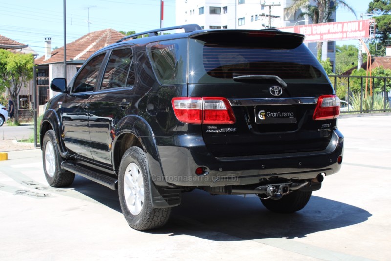 HILUX SW4 3.0 SRV 4X4 7 LUGARES 16V TURBO INTERCOOLER DIESEL 4P AUTOMÁTICO - 2010 - CAXIAS DO SUL