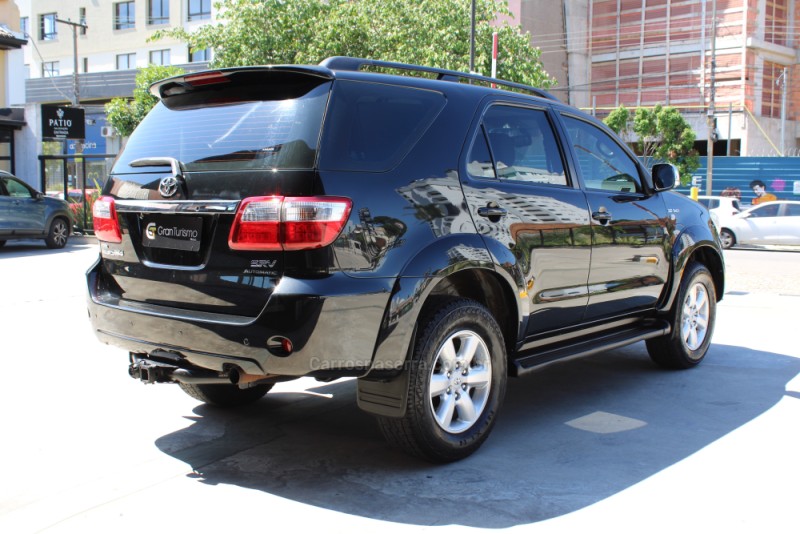 HILUX SW4 3.0 SRV 4X4 7 LUGARES 16V TURBO INTERCOOLER DIESEL 4P AUTOMÁTICO - 2010 - CAXIAS DO SUL