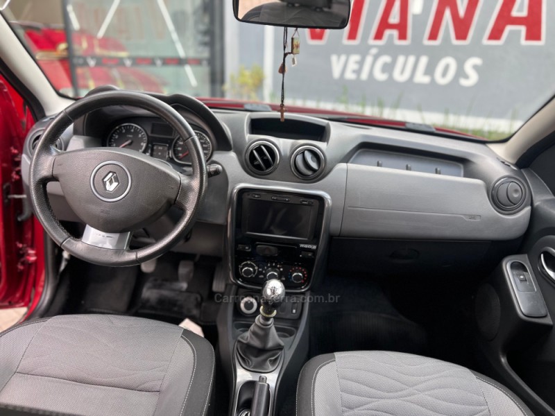 DUSTER 2.0 DYNAMIQUE 4X4 16V FLEX 4P MANUAL - 2014 - SAPUCAIA DO SUL
