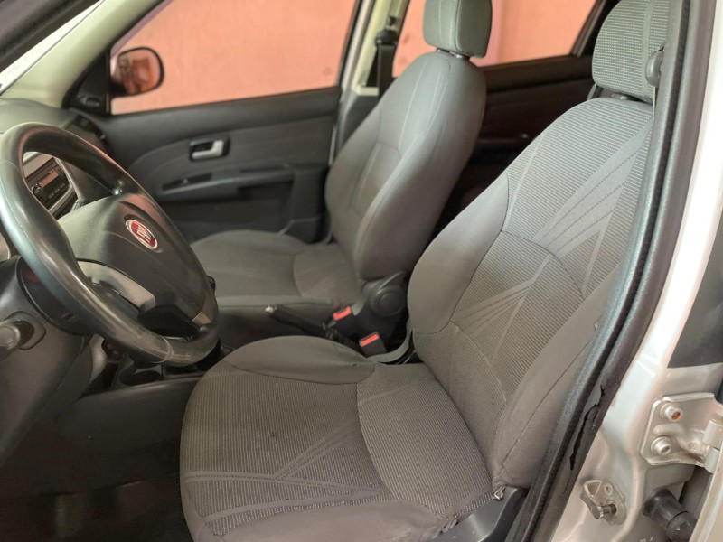 PALIO 1.4 MPI ATTRACTIVE WEEKEND 8V FLEX 4P MANUAL - 2013 - BOM PRINCíPIO