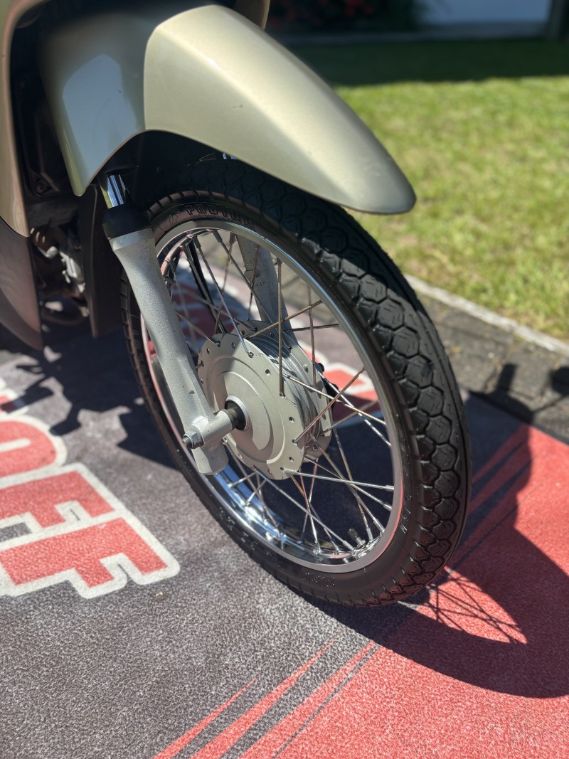 BIZ 125 ES - 2010 - FELIZ