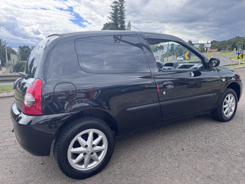 CLIO 1.0 CAMPUS 16V FLEX 2P MANUAL - 2011 - DOIS IRMãOS