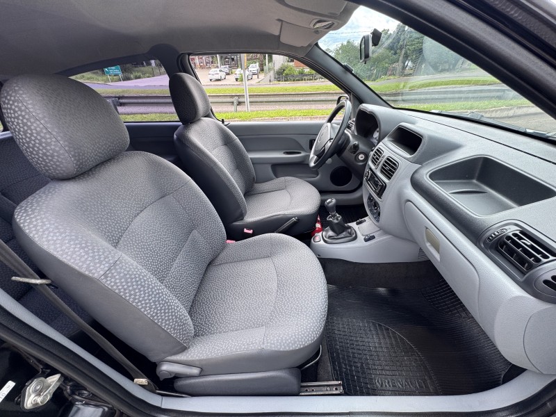 CLIO 1.0 CAMPUS 16V FLEX 2P MANUAL - 2011 - DOIS IRMãOS