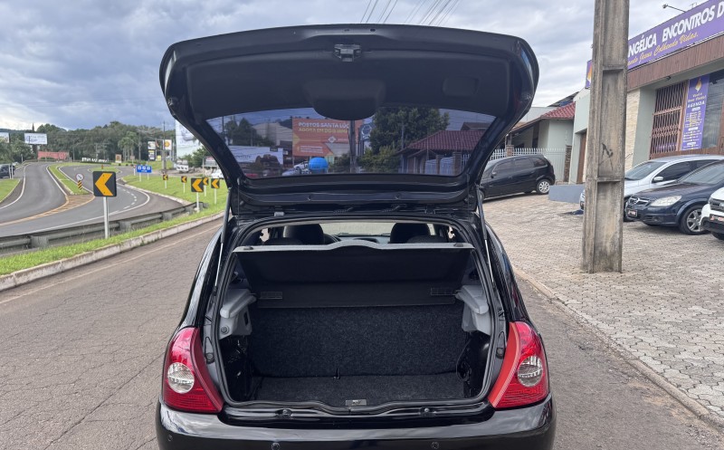 CLIO 1.0 CAMPUS 16V FLEX 2P MANUAL - 2011 - DOIS IRMãOS