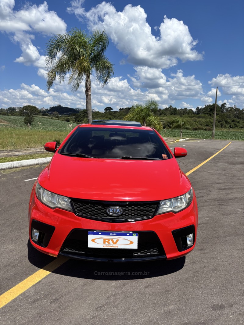 CERATO 2.0 KOUP 16V GASOLINA 2P AUTOMÁTICO - 2013 - CARLOS BARBOSA