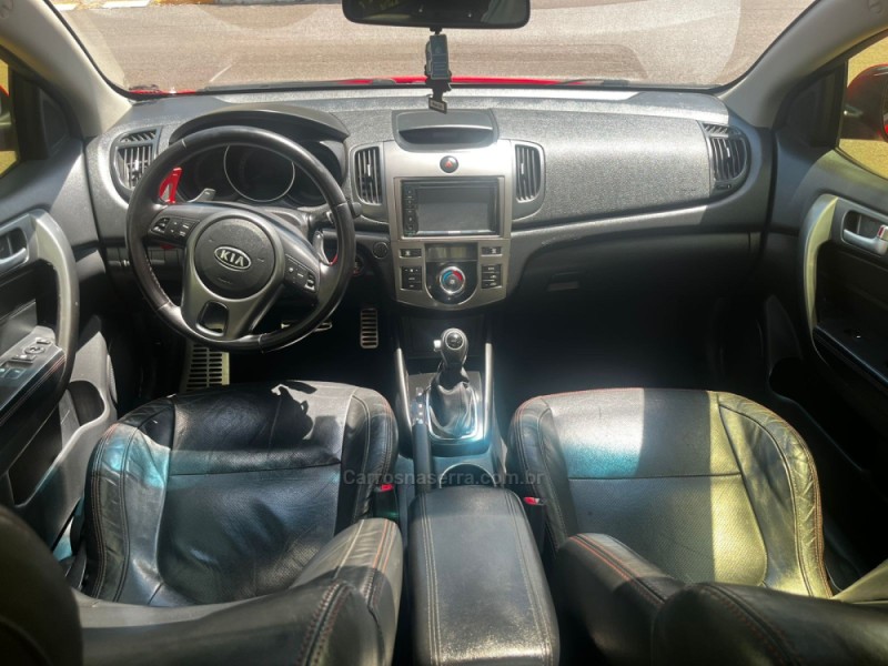 CERATO 2.0 KOUP 16V GASOLINA 2P AUTOMÁTICO - 2013 - CARLOS BARBOSA