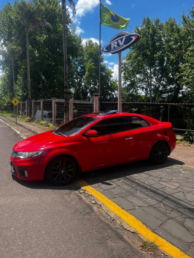 CERATO 2.0 KOUP 16V GASOLINA 2P AUTOMÁTICO - 2013 - CARLOS BARBOSA