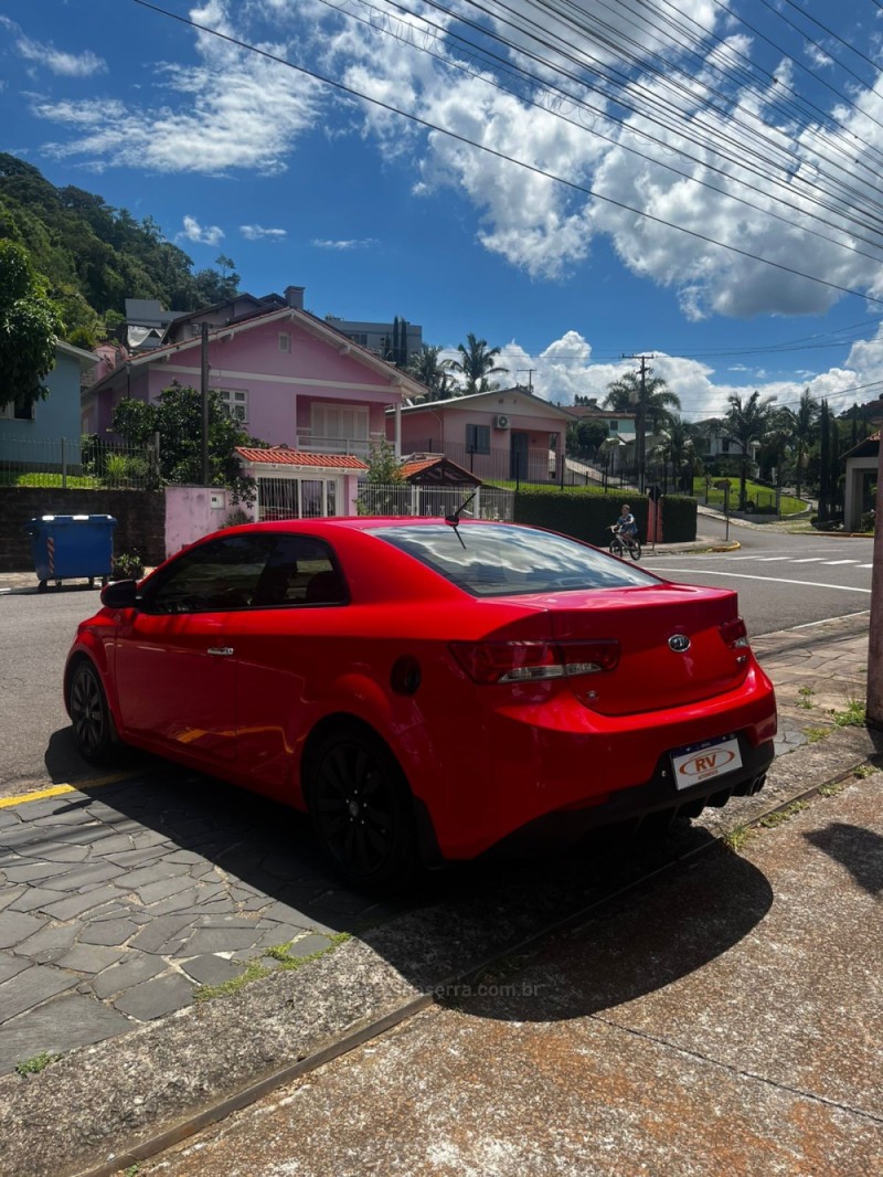 CERATO 2.0 KOUP 16V GASOLINA 2P AUTOMÁTICO - 2013 - CARLOS BARBOSA