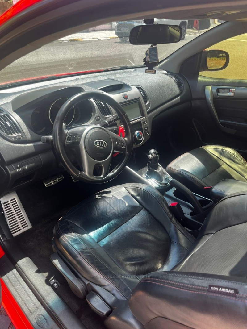 CERATO 2.0 KOUP 16V GASOLINA 2P AUTOMÁTICO - 2013 - CARLOS BARBOSA