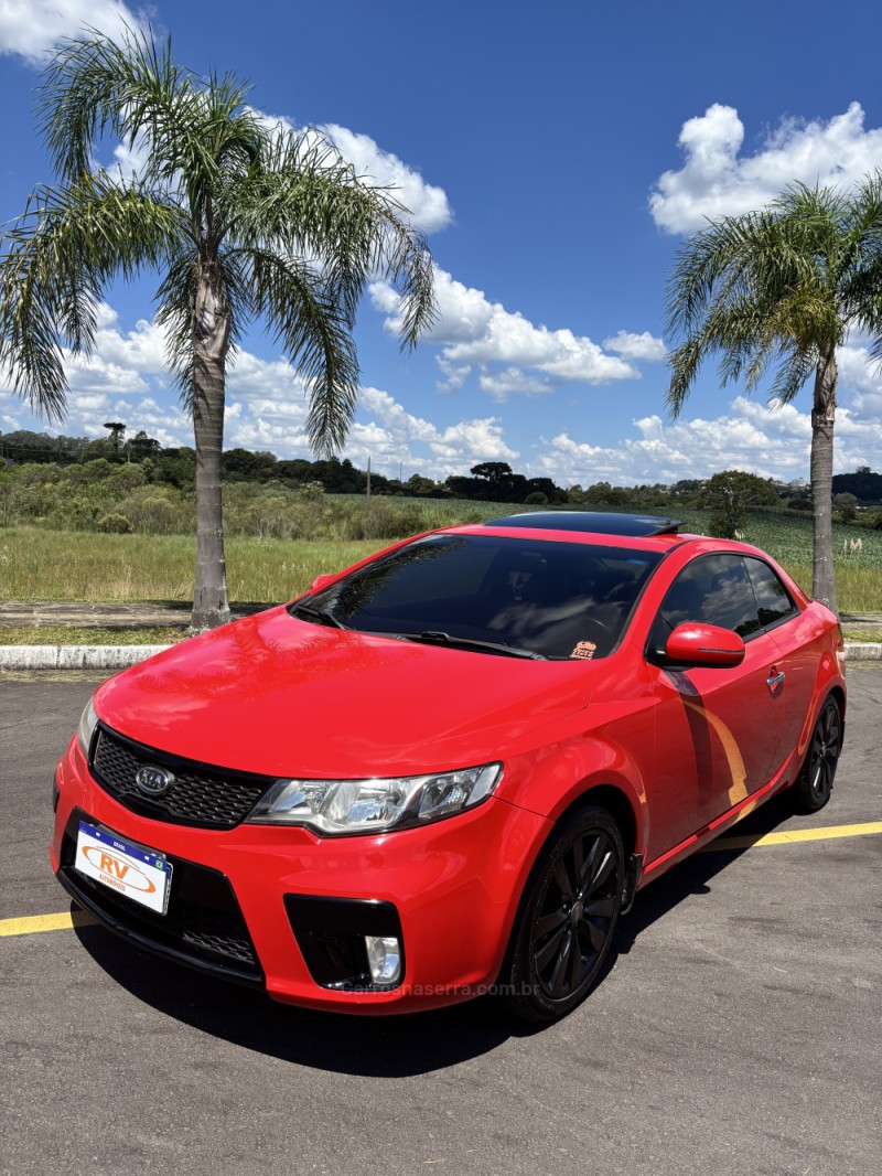 cerato 2.0 koup 16v gasolina 2p automatico 2013 carlos barbosa