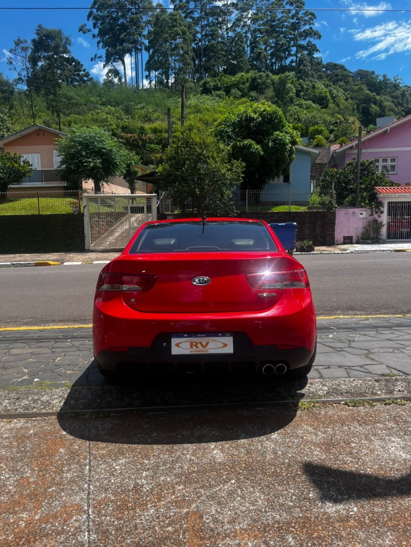 CERATO 2.0 KOUP 16V GASOLINA 2P AUTOMÁTICO - 2013 - CARLOS BARBOSA