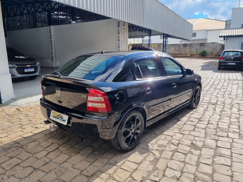 ASTRA 2.0 MPFI ADVANTAGE 8V FLEX 4P MANUAL - 2010 - VACARIA