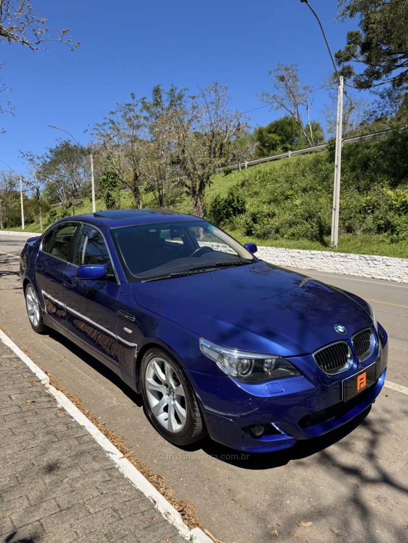 545I 4.4 SEDAN V8 32V GASOLINA 4P AUTOMÁTICO - 2004 - NOVA ARAçá