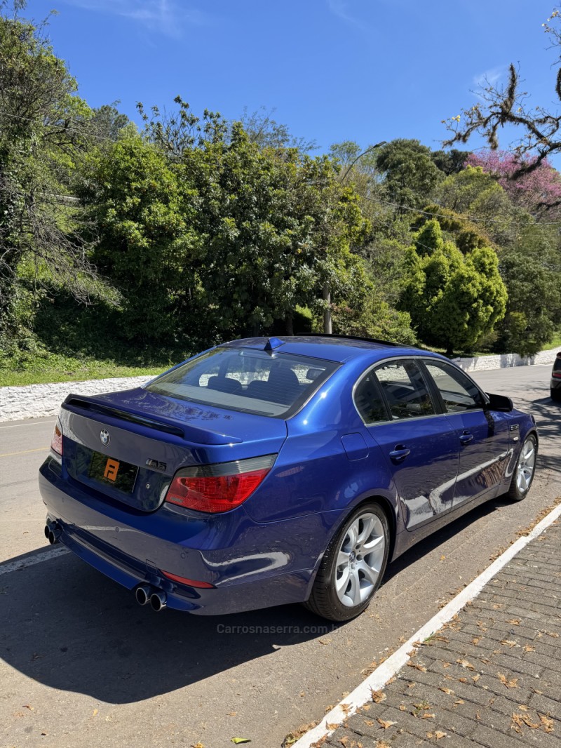 545I 4.4 SEDAN V8 32V GASOLINA 4P AUTOMÁTICO - 2004 - NOVA ARAçá