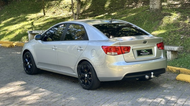 CERATO 1.6 SX E.233 16V GASOLINA 4P MANUAL - 2010 - CAXIAS DO SUL