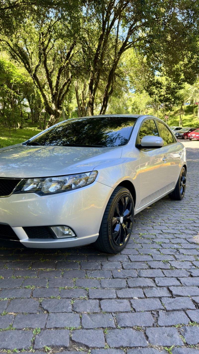 CERATO 1.6 SX E.233 16V GASOLINA 4P MANUAL - 2010 - CAXIAS DO SUL