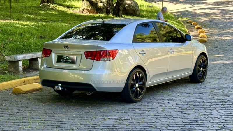 CERATO 1.6 SX E.233 16V GASOLINA 4P MANUAL - 2010 - CAXIAS DO SUL