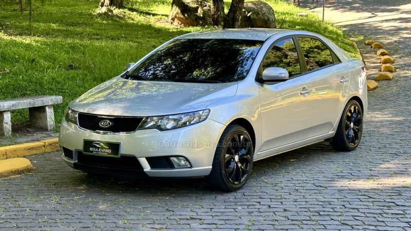 CERATO 1.6 SX E.233 16V GASOLINA 4P MANUAL - 2010 - CAXIAS DO SUL
