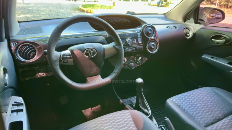 ETIOS 1.5 XLS SEDAN 16V FLEX 4P MANUAL - 2014 - CAXIAS DO SUL